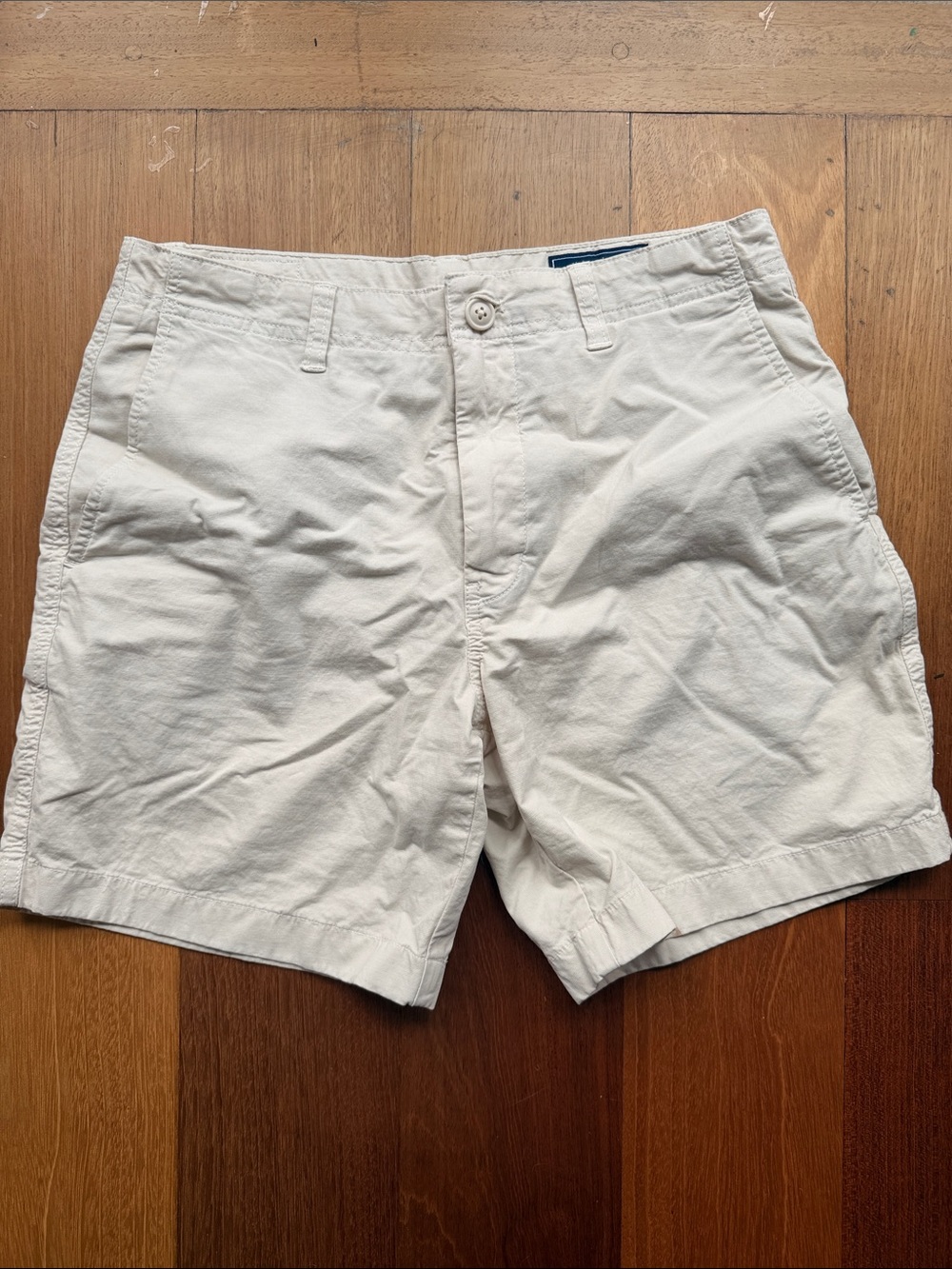 Vineyard Vines Men's Cream Flat-Front Cotton Shorts